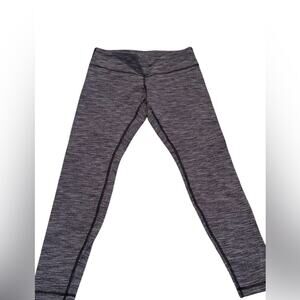 Women Size 8 Lululemon grey stripe pattern leggings